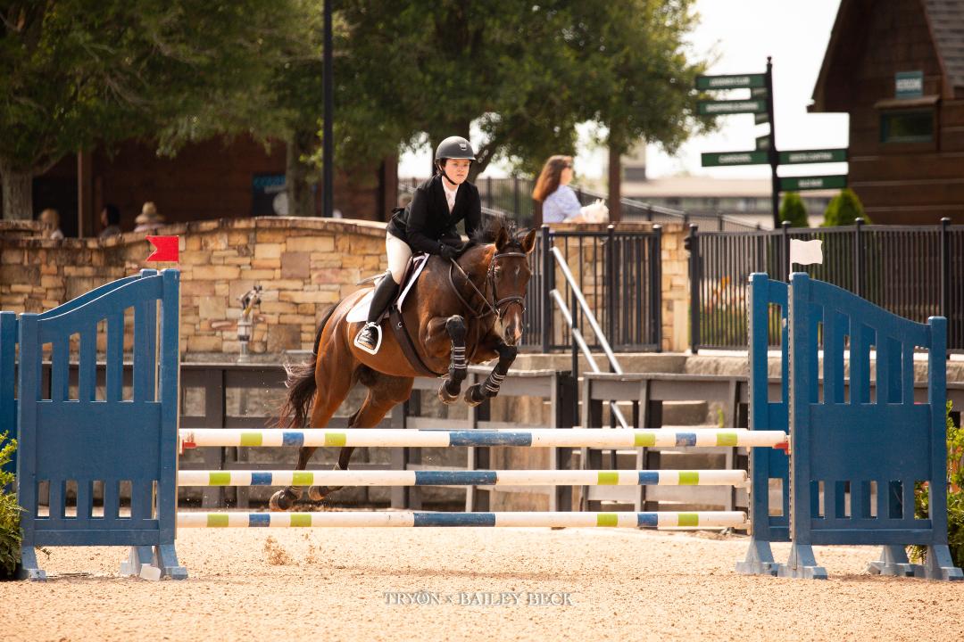 feliks riding in equestrian event